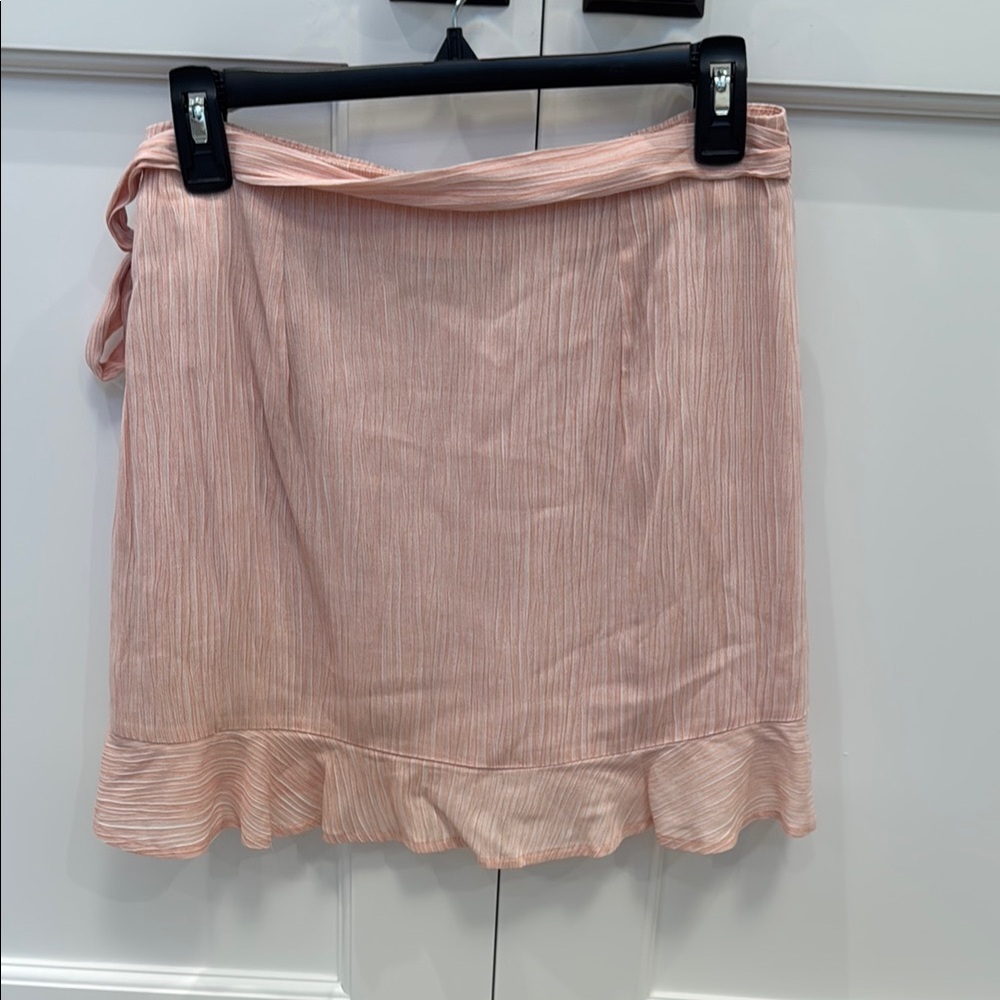 Line & Dot Revolve Pink Ribbed Ruffle Wrap Mini Skirt Size S NWT - Picture 3 of 6